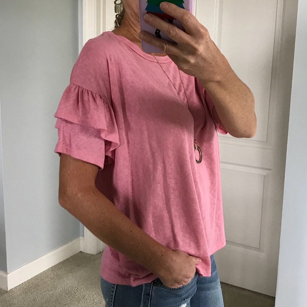 🌸1 SMALL🌸Pink Ruffled Sleeve Top - Picture 3 of 6